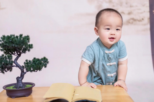 庆阳宝宝爱吐奶是什么原因